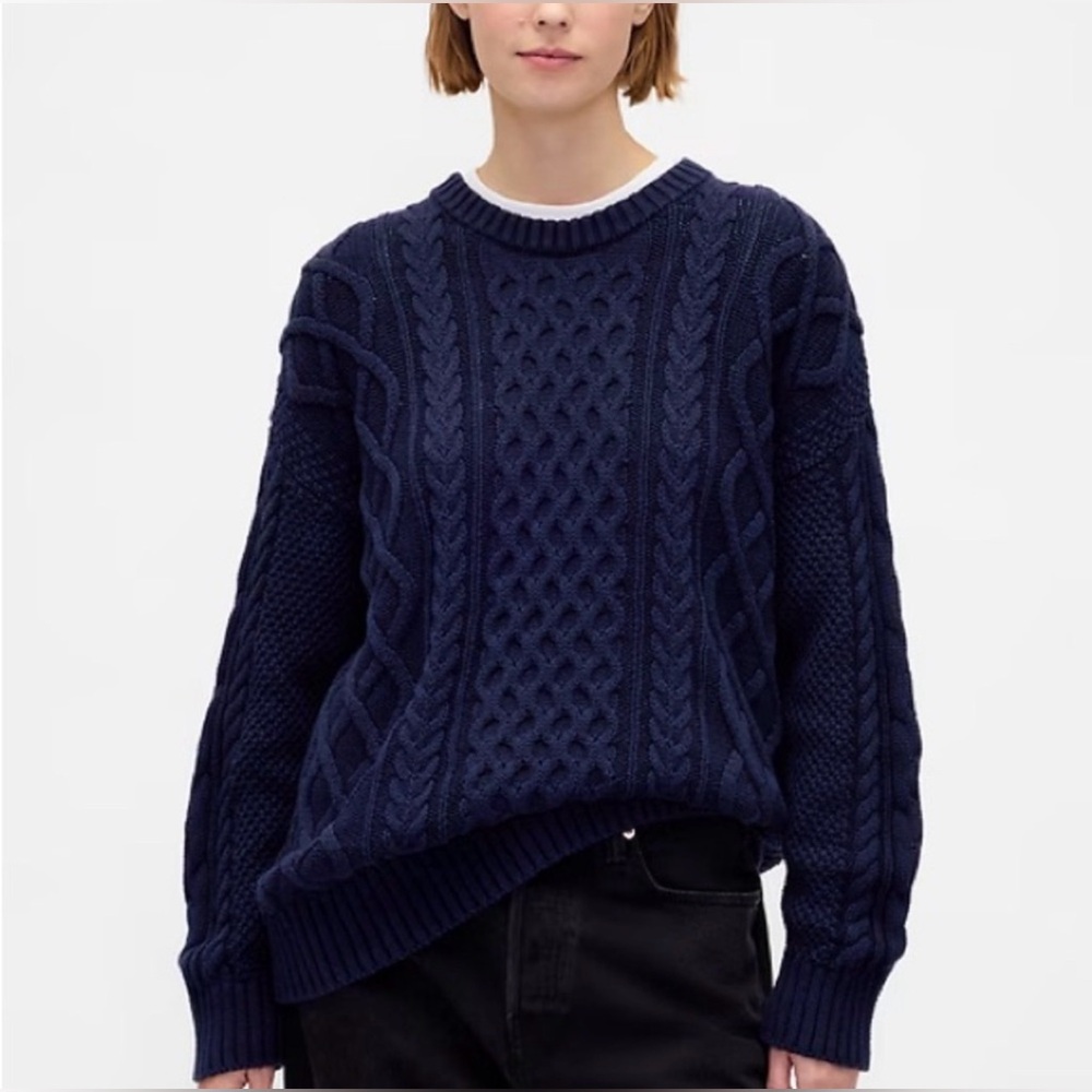 GAP 100% cotton women’s crewneck